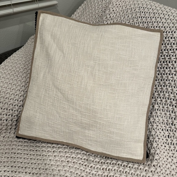 Pottery Barn Accents Natural Woven Pottery Barn Pillow Covers 2
